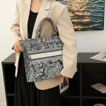 Luxury Large Capacity Jacquard Tote Handbag
