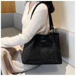 Luxury Shining Diamond Rhinestone Top handle Tote Bag for Women Stylish Satchel Hobo Shoulder bag Deerskin Velvet Handbag Purse for Ladies (Black)
