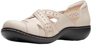 Clarks Ivory Leather Ashland Spin Q Loafer