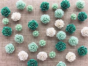 24 Decorative Pushpins for Cork Boards - Green
