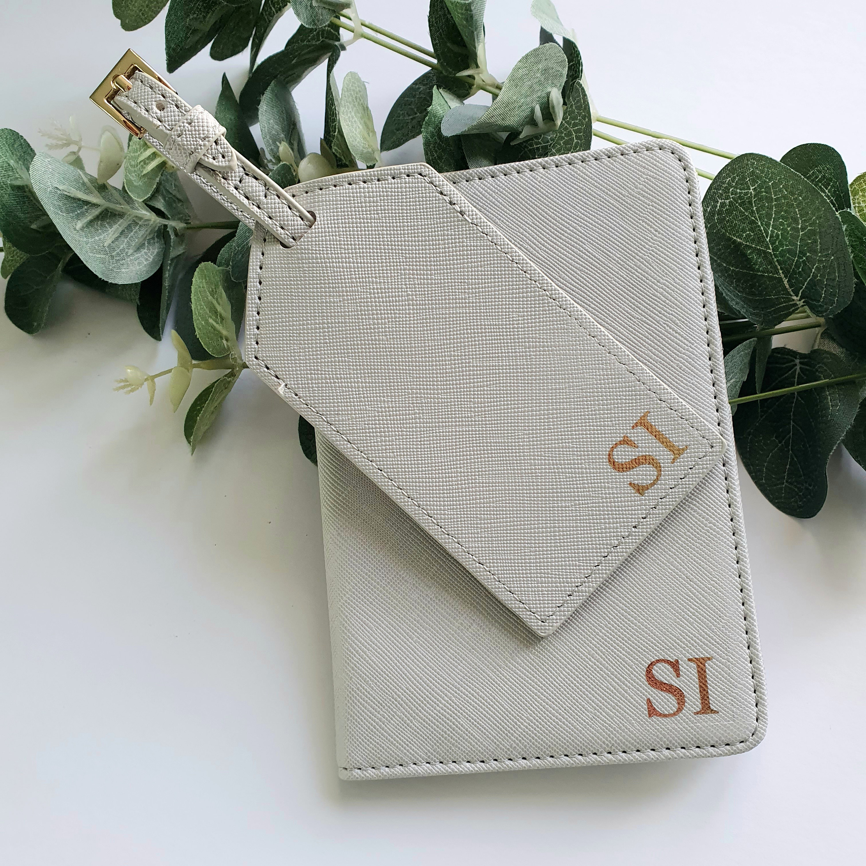 Customized Passport Holder and Luggage Tag Set