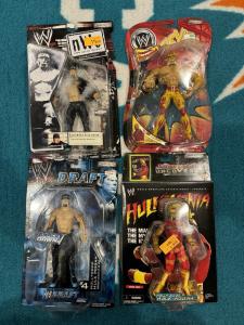 Hulk Hogan Action Figure Bundle