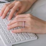 Egnaro Women’s Ergonomic Silicone Wedding Bands