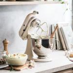 KitchenAid Artisan Küchenmaschine 4,8L mit Zubehör