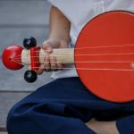 PlanToys® Banjo Wooden Montessori Music and Rhythm Toy | Early Sensory Exploration, Fine Motor Development and Creative Expression | Eco Friendly Musical Instrument for Meaningful Play