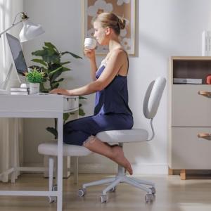 Swivel Ergonomic Cross-Legged Chair with Lumbar Support