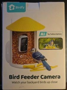 Smart Bird Feeder with Camera and AI Recognition