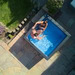 Wave Garda 4 Person Portable Eco Foam Hot Tub