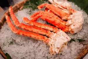 New York Steak & Seafood King Crab Legs - Fresh Frozen Red Crab Claws - Jumbo 9-12 Size Alaskan King Crab Legs (5 lbs. King Crab Legs)
