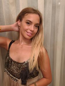 2-Carat Pear Diamond Necklace in 18K Gold