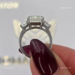 Elegant 18K White Gold Diamond Three-Stone Ring