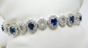17 kt White Gold Natural Sapphire & Halo Diamond Flexible Bracelet 6 1/8" B6508