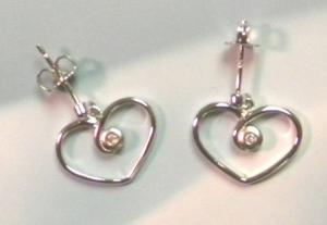 Daring Diamonds sterling silver 92.5  diamond heart earrings usa made 