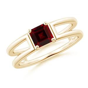 Natural Garnet Solitaire Ring in Yellow Gold