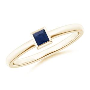 Blue Sapphire Solitaire Ring in 14K Yellow Gold