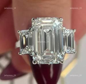 Elegant 18K White Gold Diamond Three-Stone Ring