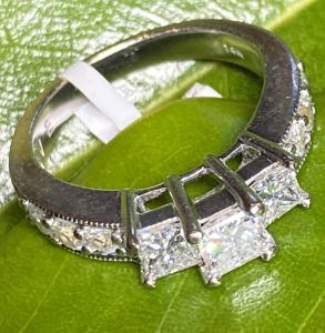Vintage Princess Diamond Engagement Three Stone Ring Estate Fine Jewelry Pre-Own