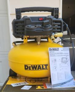 DEWALT Pancake Air Compressor, 6 Gallon, 165 PSI (DWFP55126)