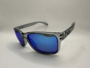 Oakley Holbrook Polarized Sunglasses & Accessories Brand New(Blue/Crystal Black)