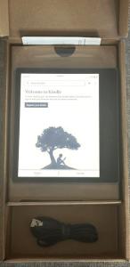Amazon Kindle Oasis 10th Gen 8GB, Wi-Fi, 7in, Page Turn Buttons Model# S8IN4O