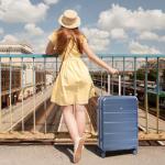 Blue Aerolite 24" Lightweight Spinner Suitcase