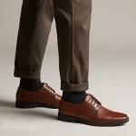 Clarks Men's Oxford Shoes in Dark Tan