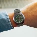 Vicloon Men's Analogue Military Watch with Glow Features