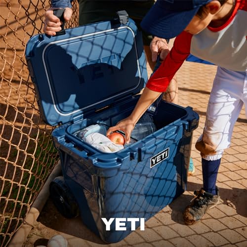 YETI Roadie 32 Wheeled Cooler - Big Wave Blue