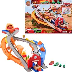 Disney Cars Lightning McQueen Playset with Pit Crew