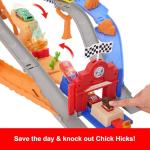 Disney Cars Lightning McQueen Playset with Pit Crew
