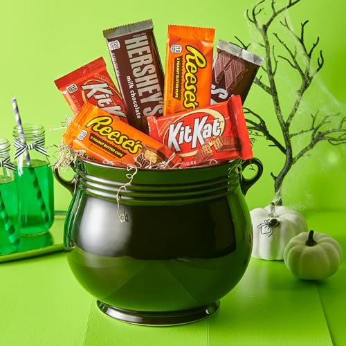 Assorted Halloween Candy Variety Box, 27.3 oz (18 Count)