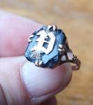 Victorian Mourning Ring with Initial 'P' - 9ct Gold