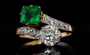 Colombian Emerald Toi et Moi Diamond Ring