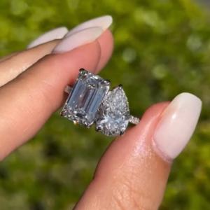 Pear & Emerald Cut Moissanite Toi Et Moi Ring