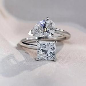 Princess & Pear Moissanite Toi Et Moi Ring