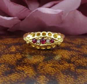 Vintage 18ct Gold Ruby and Diamond Ring
