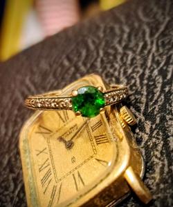 18ct Yellow Gold Emerald Diamond Antique Ring
