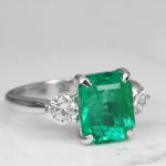 Stunning 3Ct Green Emerald Three Stone Engagement Ring