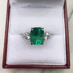 Stunning 3Ct Green Emerald Three Stone Engagement Ring