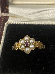 Vintage 9ct Gold Georgian Ruby & Pearl Daisy Ring