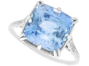 Antique Platinum Ring with 8.80ct Sapphire & Diamonds