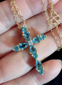Aquamarine Topaz Vintage Necklace in 18K Gold