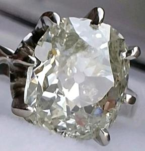 18Ct White Gold Cushion Cut Diamond Engagement Ring