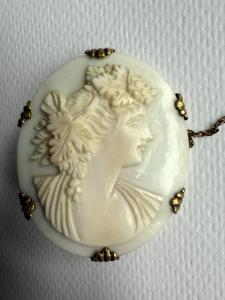 Victorian Carved Conch Shell Cameo Brooch