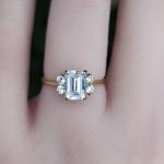 Elegant 18ct Vintage Gold Emerald Cut Ring