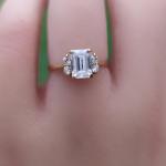 Elegant 18ct Vintage Gold Emerald Cut Ring