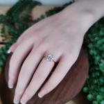 Elegant 18ct Vintage Gold Emerald Cut Ring