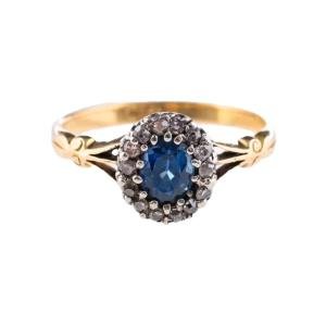 Antique Gold Ring with Sapphire and Diamonds