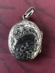 Edwardian 9ct Rose Gold Engraved Oval Locket