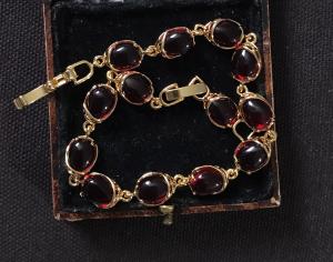 Vintage Red Gemstone Bracelet in 18K Gold Plating